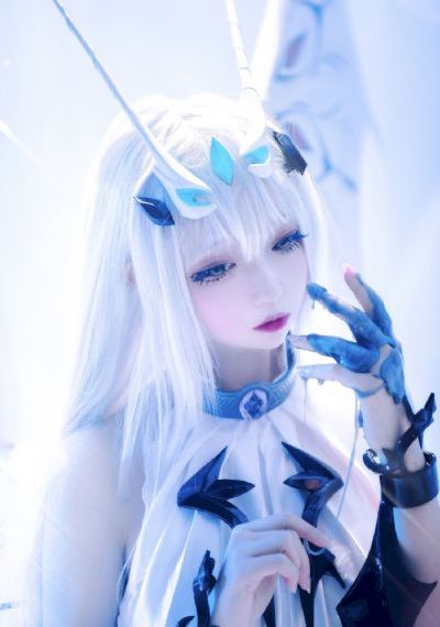 黑衣女人的香水