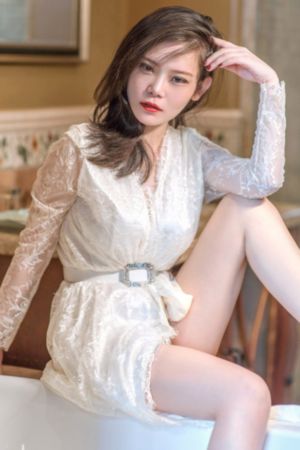 变成黑皮辣妹然后和朋友做