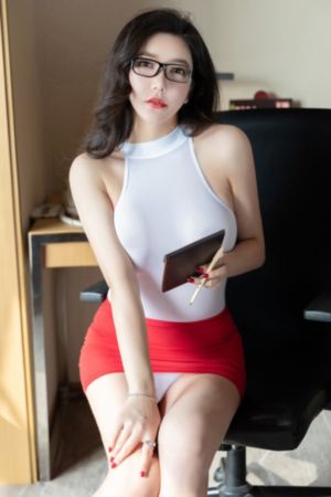 老师胸乳裸露网站