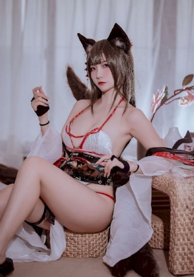 在丈面前被多人侵犯