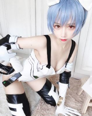 女职员