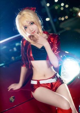 情侣奴伺候女王
